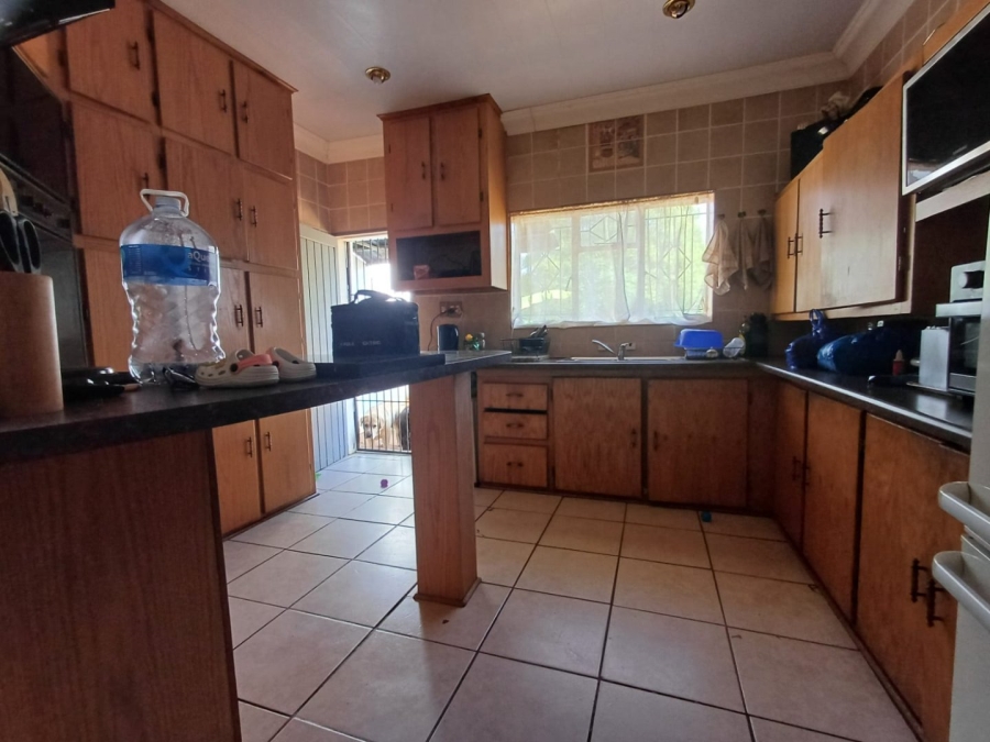 To Let 3 Bedroom Property for Rent in Adamayview North West